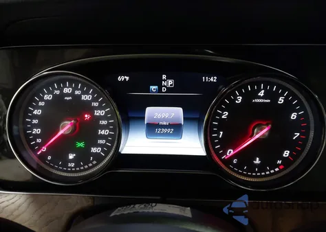 2017 Mercedes-Benz E 300 4Matic z USA, uszkodzony, nr VIN WDDZF4KB2HA015798